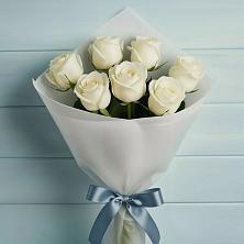 7 Белых роз Эдлесс Лав в Санкт-Петербурге Букет 7 Белых роз Эдлесс Лав в Санкт-Петербурге