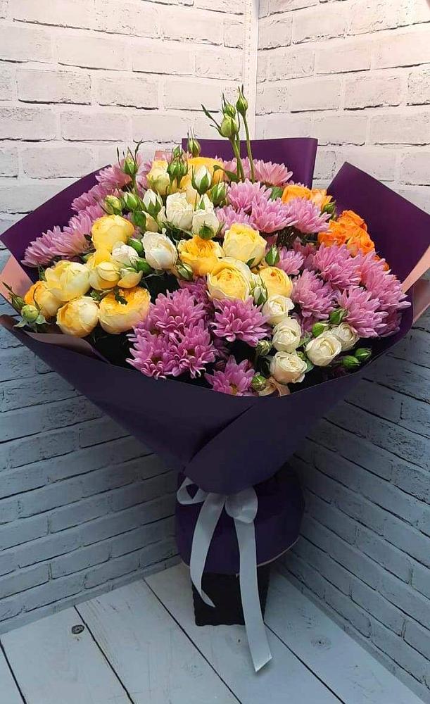 Букет Красочный праздник в Санкт-Петербурге Букет цветов из: Хризантемы и Розы в Санкт-Петербурге