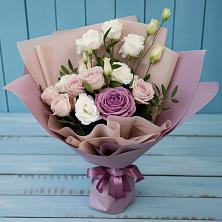 Букет Легкое дыхание в Санкт-Петербурге Букет цветов из:  Розы и Лизиантусы в Санкт-Петербурге