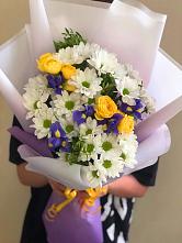 Букет солнечный привет #REPLACE_PRED# Санкт-Петербурге Букет цветов из:  Ирисы, Хризантемы и Розы #REPLACE_PRED# Санкт-Петербурге
