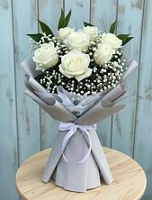 Букет из белых роз в Санкт-Петербурге Букет цветов из:  Розы в Санкт-Петербурге