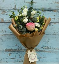 Букет нежный привет в Санкт-Петербурге Букет цветов из:  Розы и Лизиантусы в Санкт-Петербурге